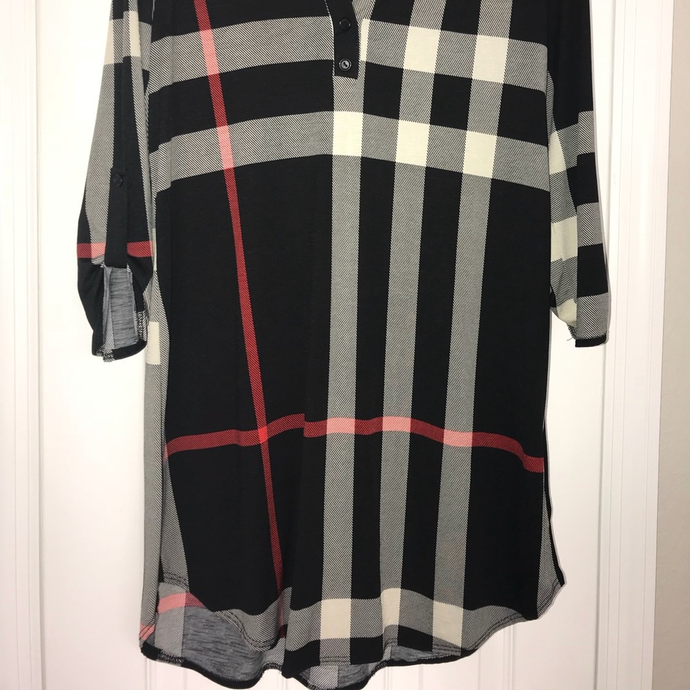 Long 3/4 sleeve tunic. Burberry look - Picture 2 of 2